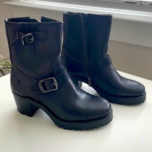 Frye women’s Sabrina Moto Engineer boots - size 8